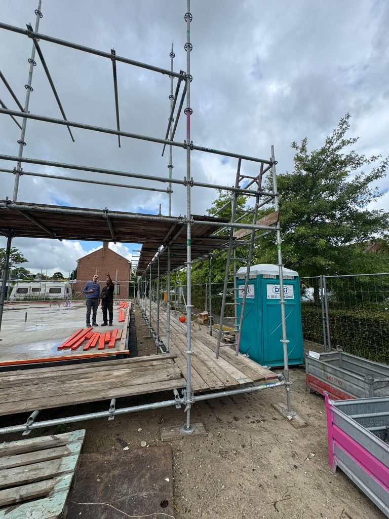Stalen constructie lift plaatsen 8