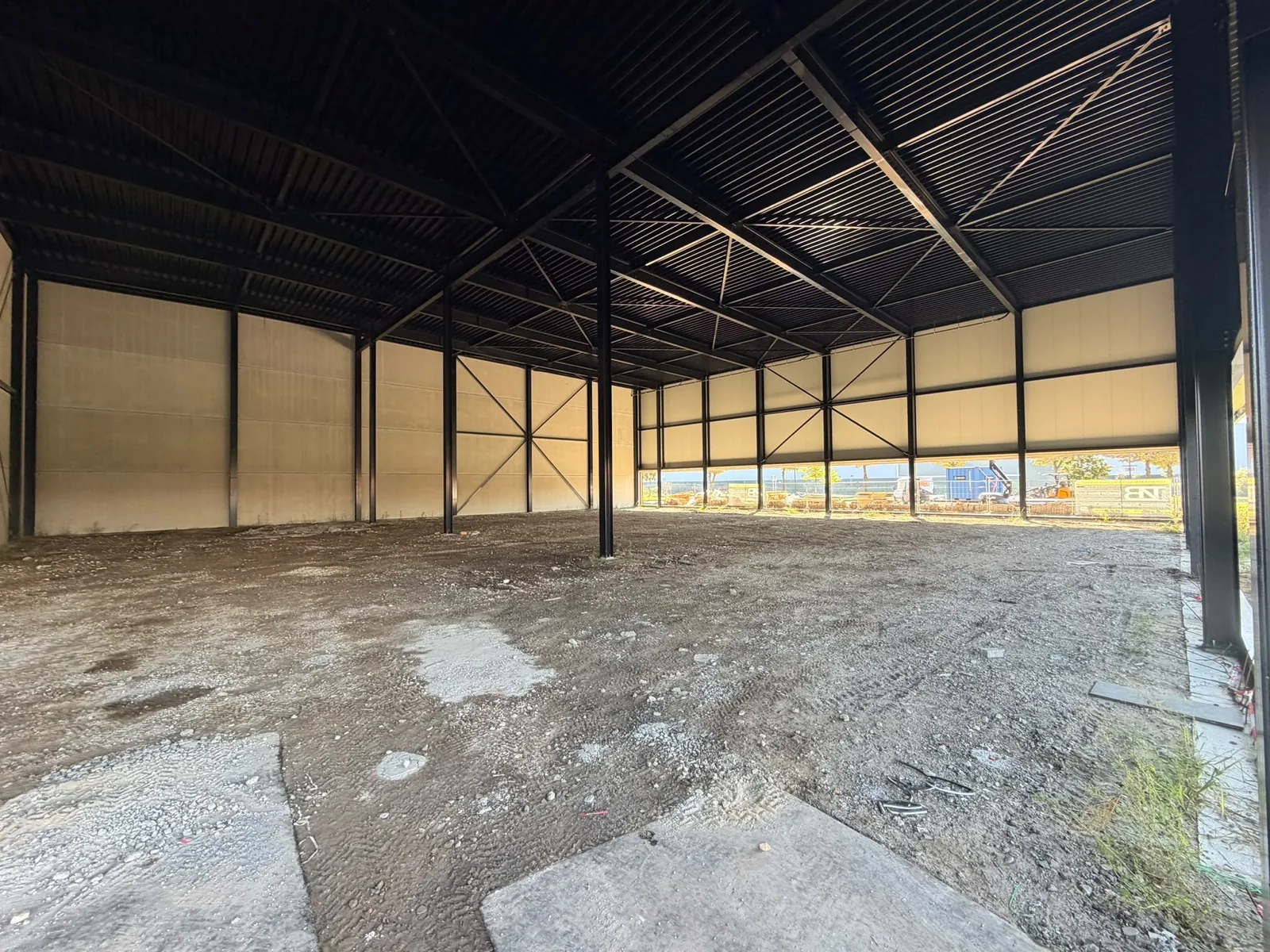 Voorbereiding betonvloer nieuwe 5.000 m² padelhal in Helmond